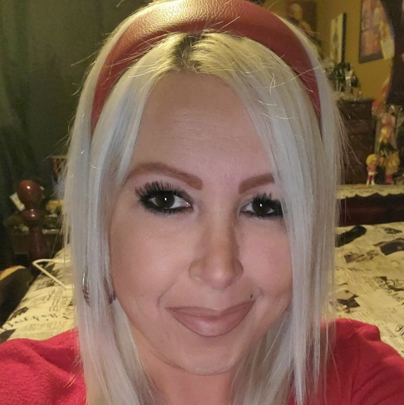 Meet your Posher, Colleen - Picture 1 of 2